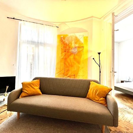 Sada Art Gallery Apartment Bucarest Esterno foto