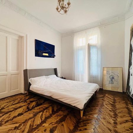 Sada Art Gallery Apartment Bucarest Esterno foto