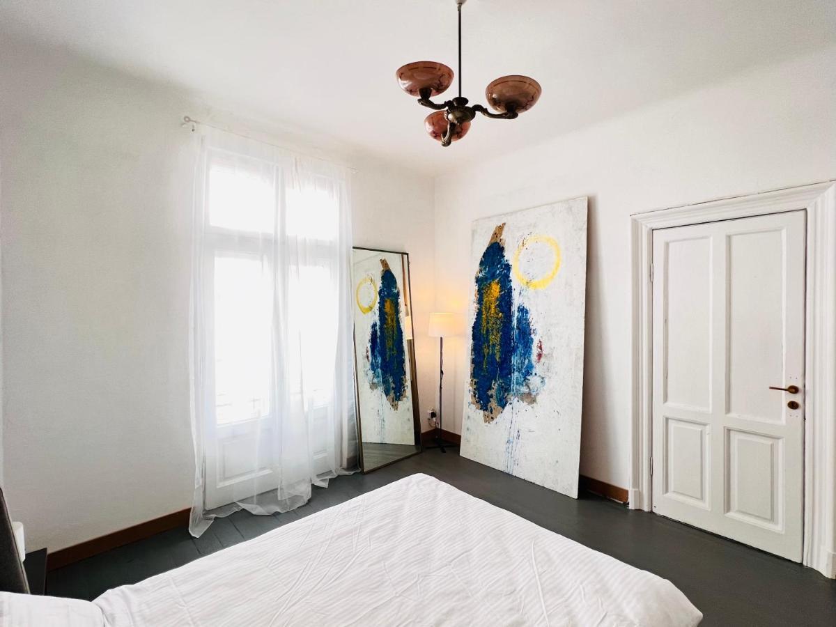 Sada Art Gallery Apartment Bucarest Esterno foto