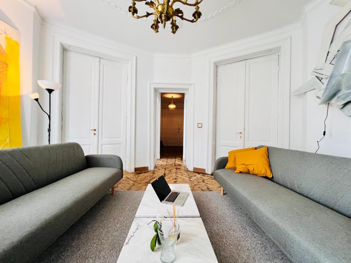 Sada Art Gallery Apartment Bucarest Esterno foto