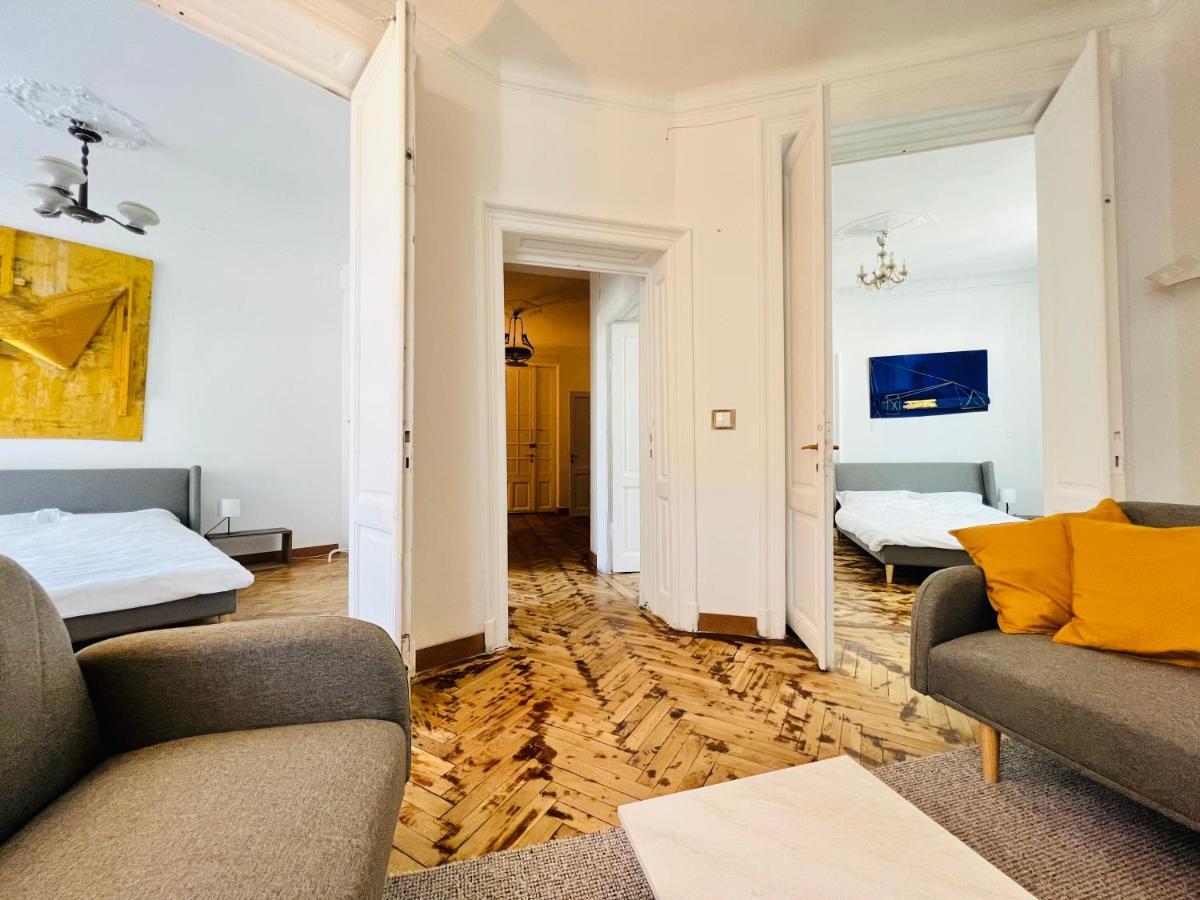 Sada Art Gallery Apartment Bucarest Esterno foto