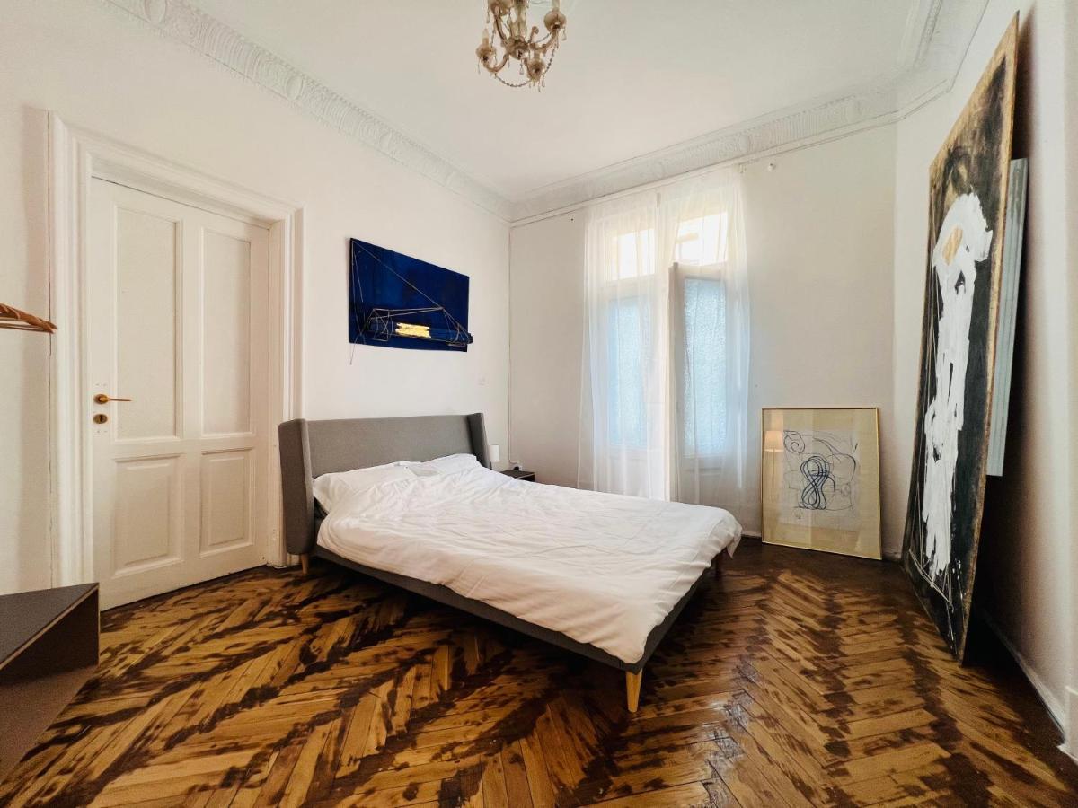 Sada Art Gallery Apartment Bucarest Esterno foto